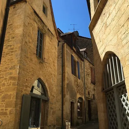 Maison de Charme dans la Cité-2