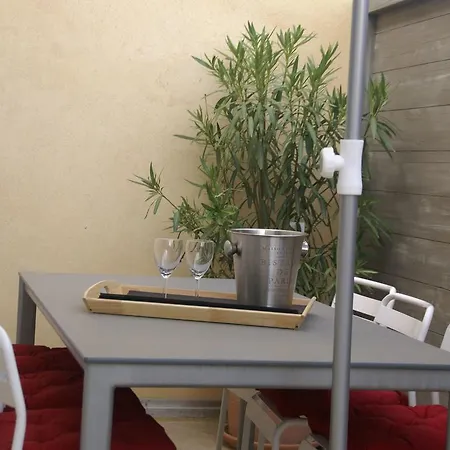 Lavish Holiday Home In Saint Tropez Near Beach-2