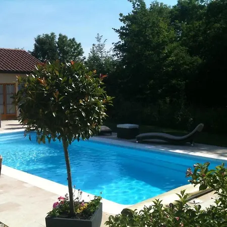 Logis Hotel La Grange Du Relais-2