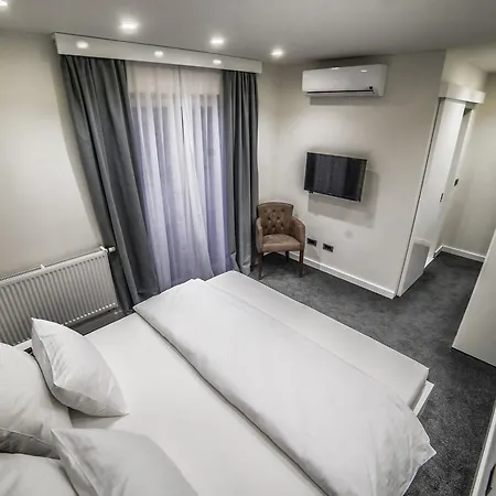 Hotel Forty Two-2