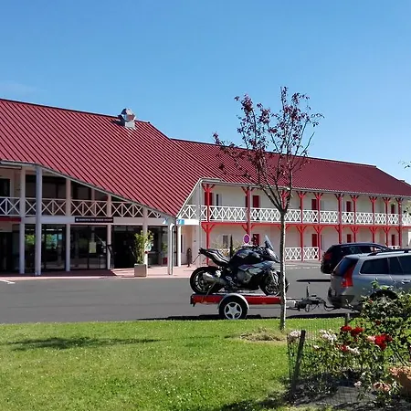Fasthotel Montmarault-3