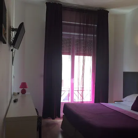 Brit Hotel Colbert-2