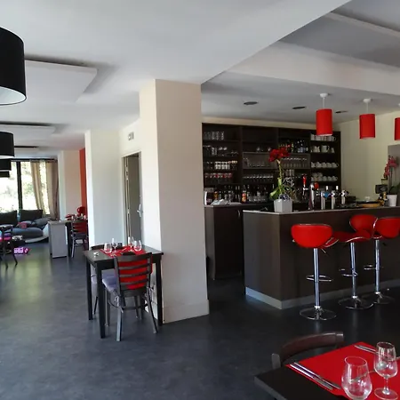 Hotel Restaurant L Echo du Lac-2
