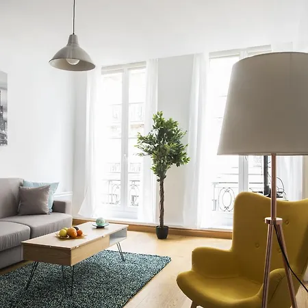 Rue du Temple - Le Marais-3