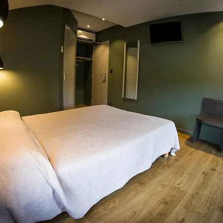 Hotel Le Pont Neuf-3
