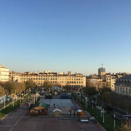 T2 centre-ville place d'Armes Clim-Wifi-3