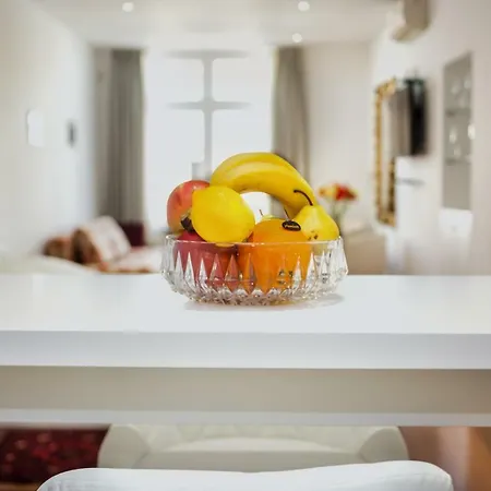 Old Square Studio Apartment-3