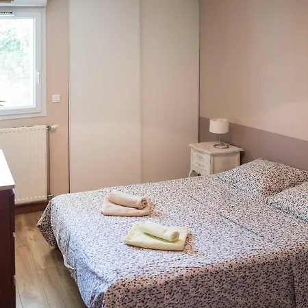 Appartement 2 Pieces Avec Jardin Beaux Arts-3