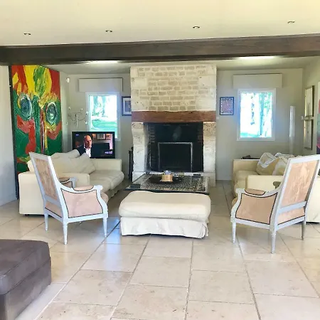Superbe Villa Individuelle Avec Piscine Et Tennis Privatifs-3