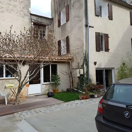 Maison Atypique Au Pied Du Chateau-2