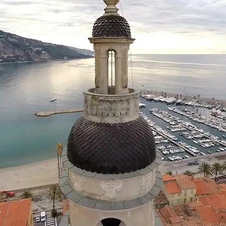 Menton nella vecchia città con vista mare-2