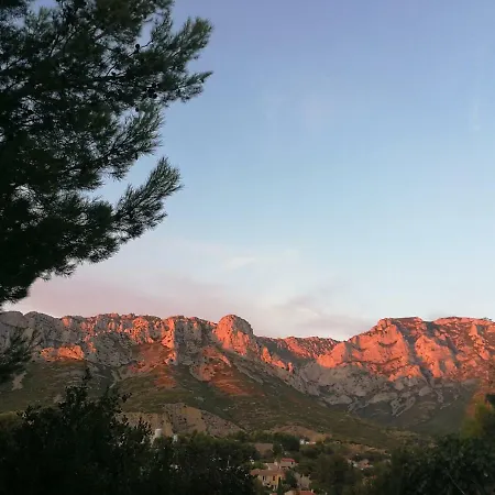 petite maison dans le parc national des calanques-2