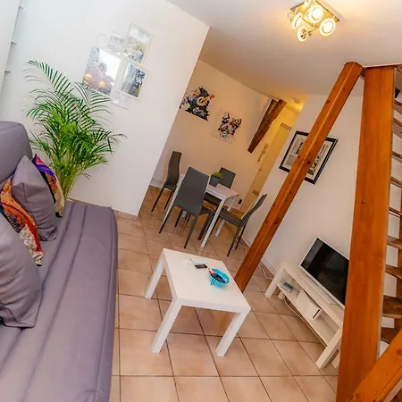 DUPLEX dans CENTRE VILLE (GARE;PARKING;WIFI)-2