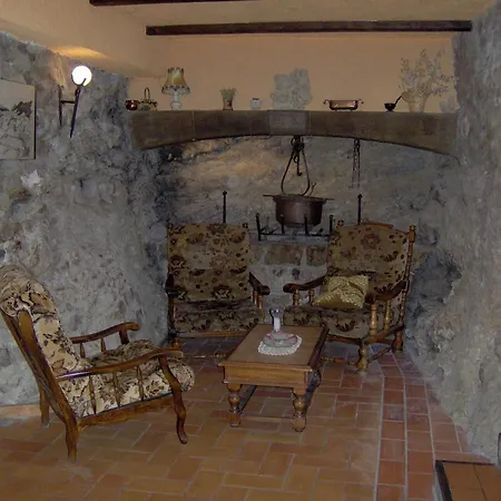 Auberge De Cucugnan-2