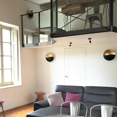 Clos Des Arts Suspendus-3