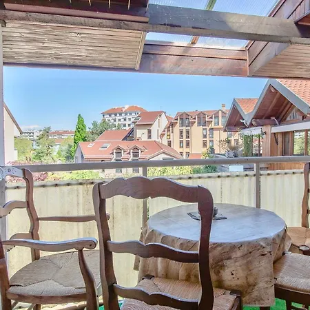 ANNECY Sainte Claire vieille ville 38m2 Terrasse proche gare et lac 4 pers 3 étoiles-2
