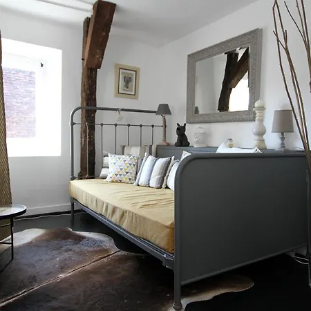 Les Bories In The City - Bed & Breakfast-3