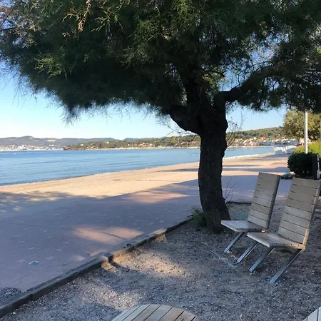 Appartement la Frégate avec terrasse à 100m de la plage-3