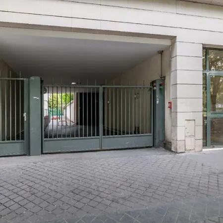 Appartement spacieux avec terrasse près de Paris et du Stade de France-2