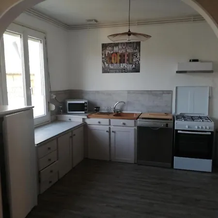Appartement Avec 2 Chambres, Proche De La Gare De Saint Brieuc-3