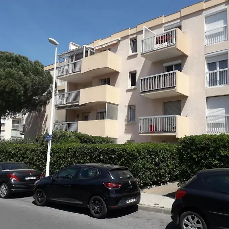 Charmant studio avec climatisation et parking-3