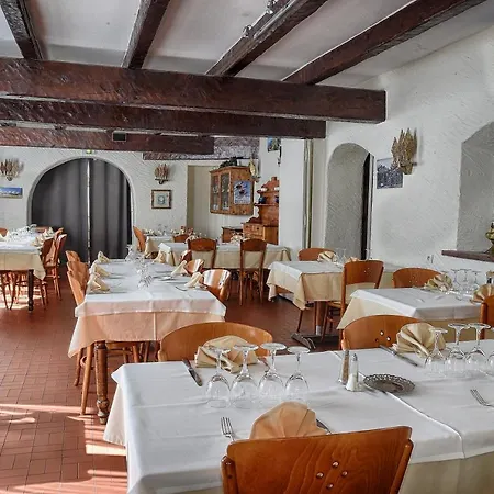 Logis Hôtel Restaurant Le Col de l'Arc-2