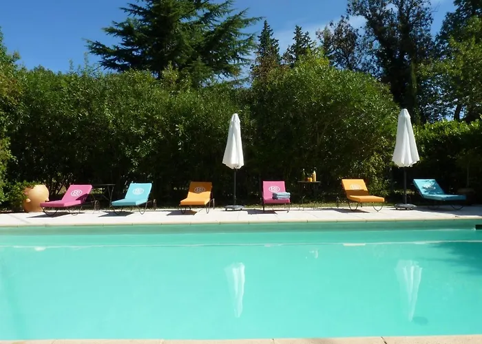  Les Gîtes Du Domaine De Rhodes