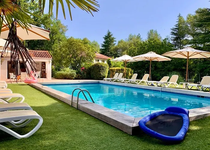 Résidence Miro, gîtes climatisés avec piscine et tennis