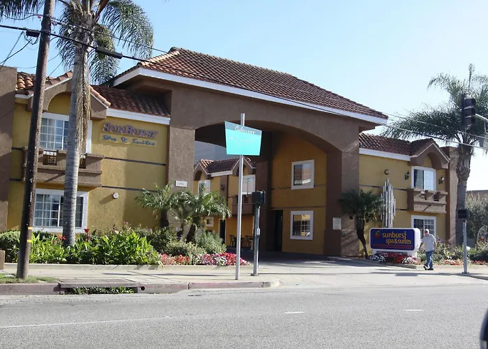 Sunburst Spa & Suites Motel