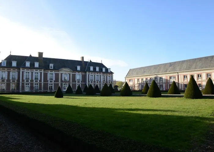 Le Chateau De Chantereine