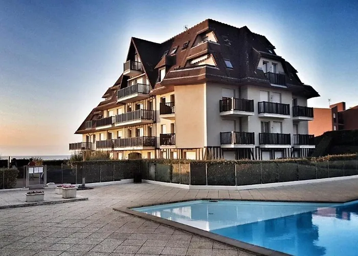 Flat With Swimming Pool Direct Access To Sea