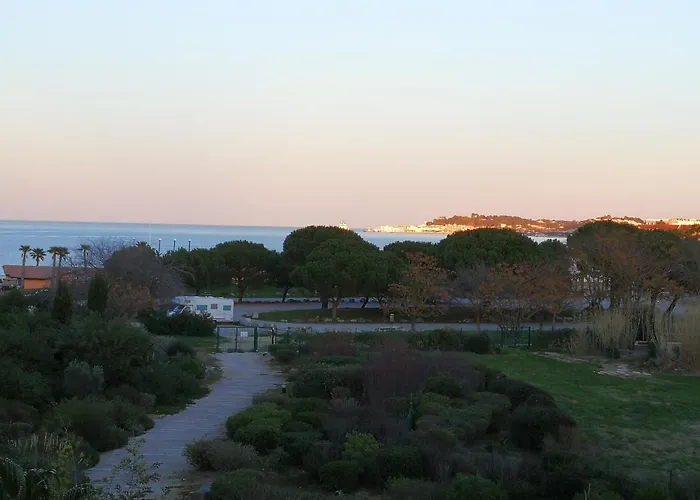 L'Azure, Marines De Gassin