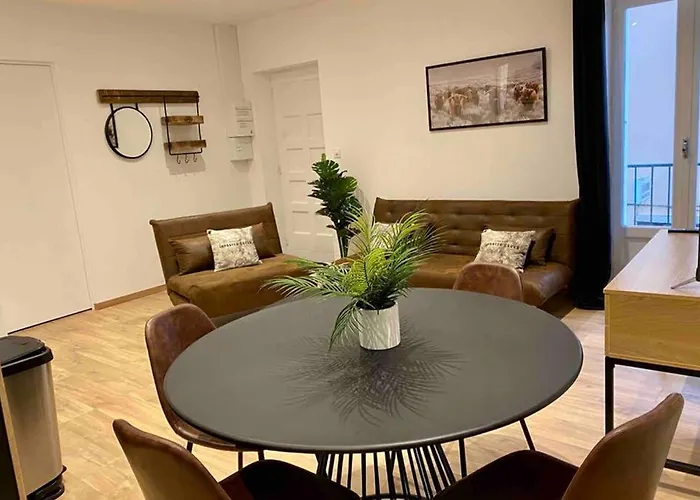 Appartement Proche Gare Neuf, Ambiance Highland