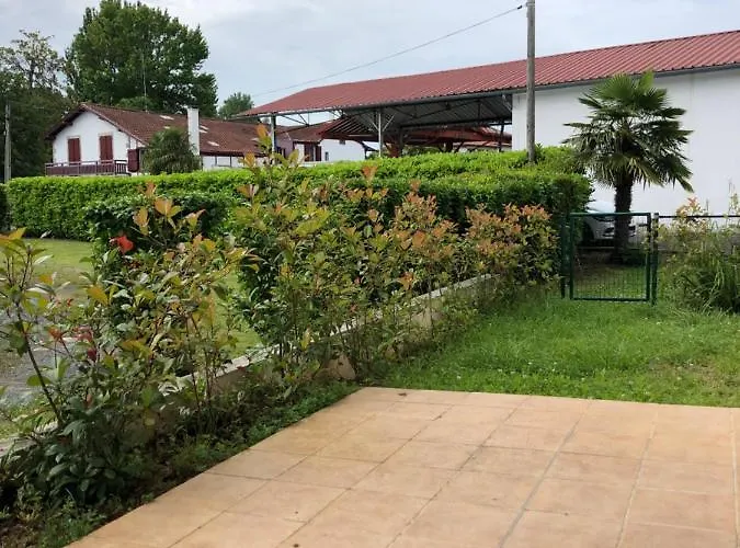 Appartement cosy, en rez de chaussée, en plein centre de CAmbo les Bains