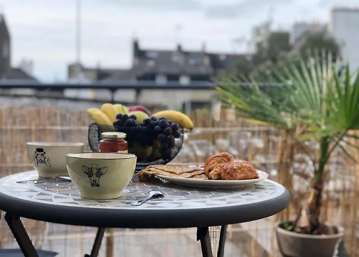 Appartement Centre-Ville Avec Terrasse Rustique