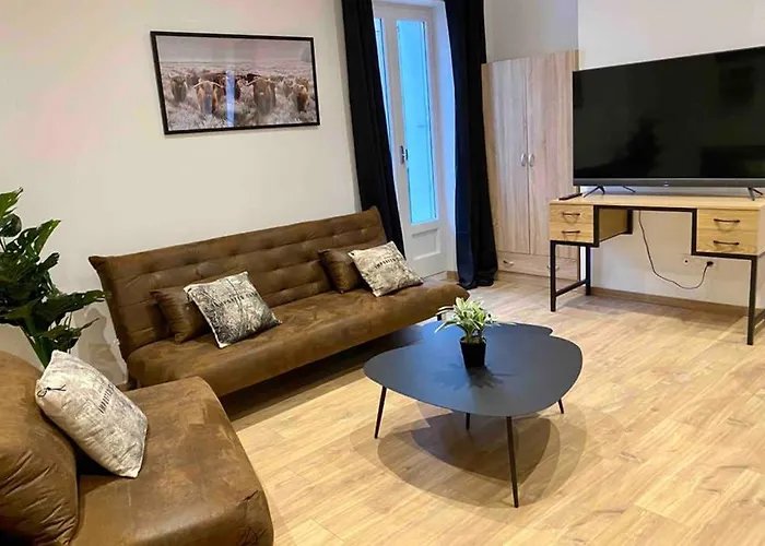 Appartement Proche Gare Neuf, Ambiance Highland