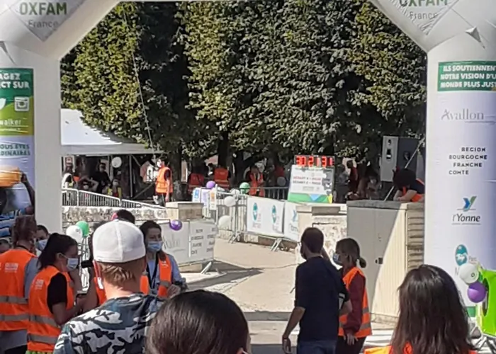 Appartement De 70M2 En Residence Calme Avec Une Terrasse Et Un Parking Sous Surveillance