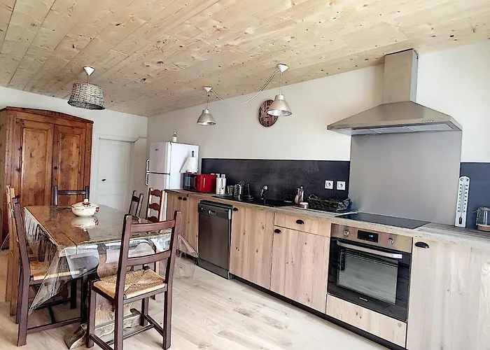 Maison de village spacieuse au calme