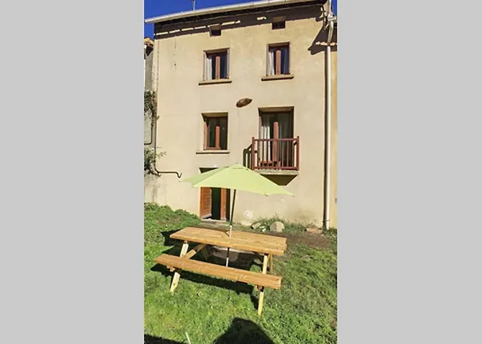 Maison de village spacieuse au calme