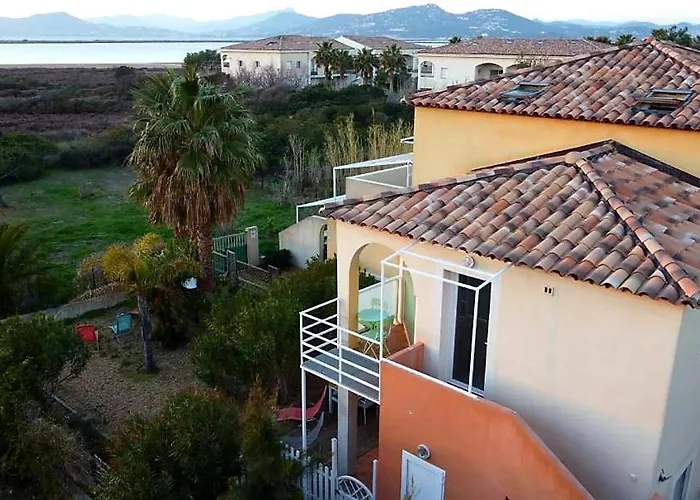 Studio 25M2 Avec 1 Canape Convertible Grand Confort Pour 2 Personnes Presqu'Ile Des Giens