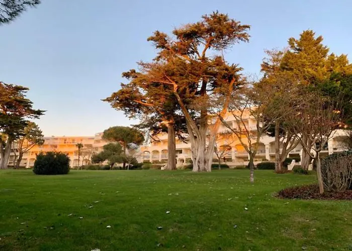 Studio avec piscine à 300m de la plage Résidence Royal Park