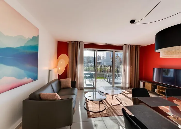 Le Reposoir - New 2 Bedroom Apartment With Terrace & Garage