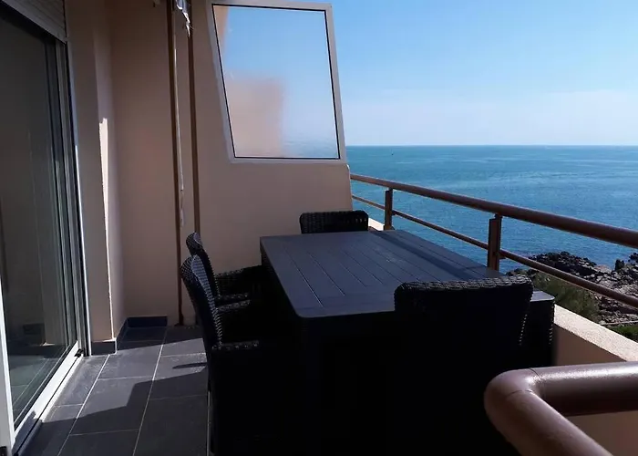 T2 climatisé vue sur mer, WIFI, piscine et parking