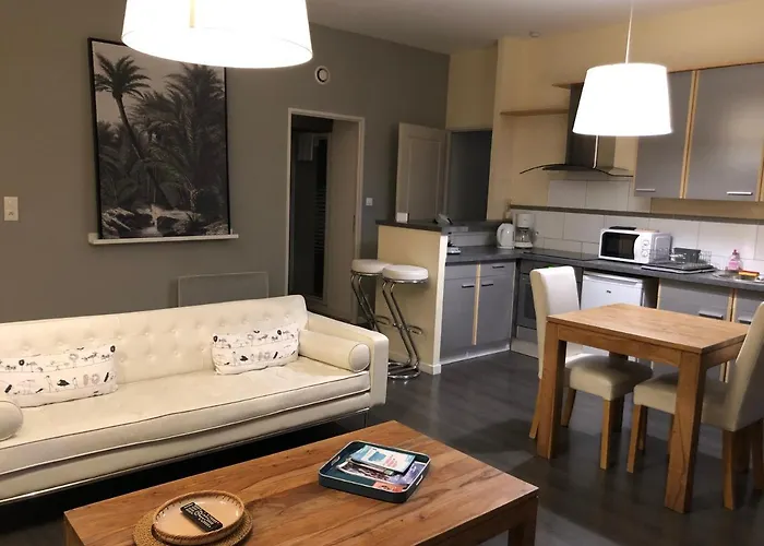 Meuble D'Affaires Place Dupleix