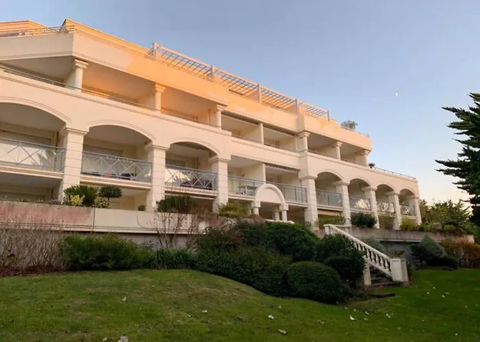 Studio avec piscine à 300m de la plage Résidence Royal Park