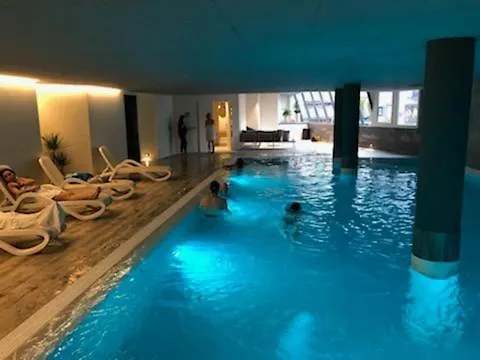 Hotel pres du College: Appartement privé dans résidence Balnéo Aladin
