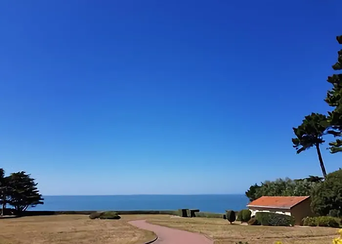 Appartement en RDC avec terrasse face a la mer