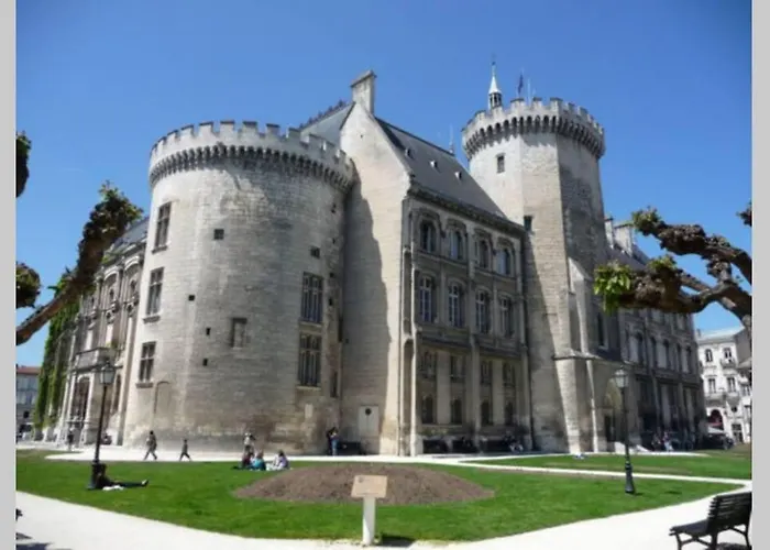 L'ATELIER - 500m Musée BD