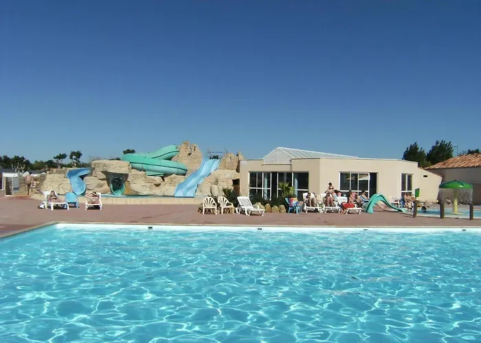 Mobil Home Basset Au Camping A St Hilaire De Riez 400M De La Mer