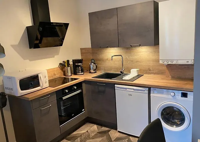 Jeremy T2 Idealement Situethonon Centre Avec Terrasse Et Garage